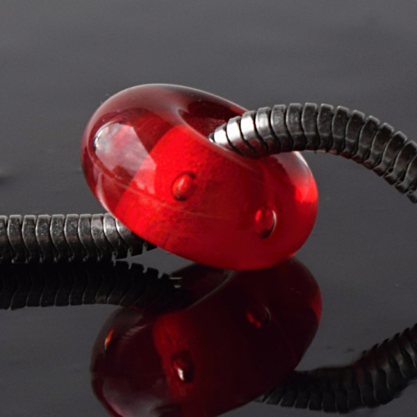 Červené bublinky - vinutá perle s velkým průvlekem pro náramky lampwork beads Greya