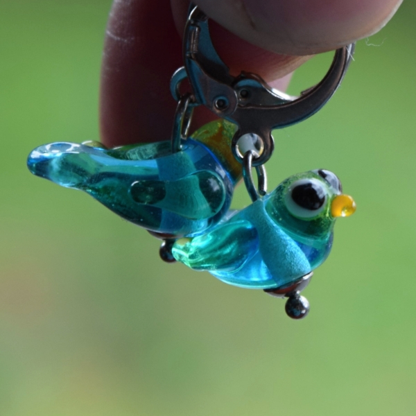 Ptáčci - náušnice s ručně vinutými perlemi - sklo a chirurgická ocel - hypoalergenní- vinutky - earrings bird lampwork beads greya