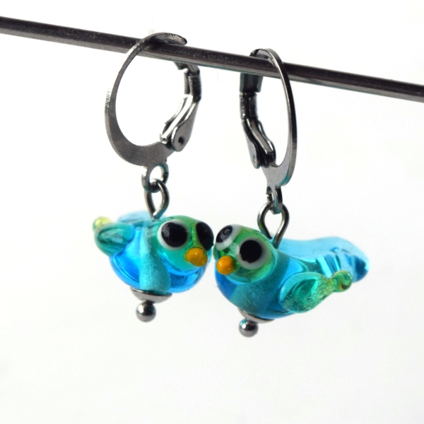 Ptáčci - náušnice s ručně vinutými perlemi - sklo a chirurgická ocel - hypoalergenní- vinutky - earrings bird lampwork beads greya