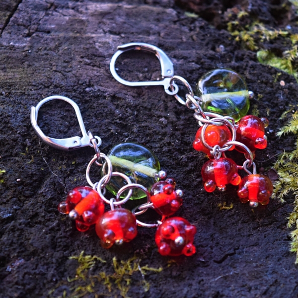 Rybízky - náušnice s ručně vinutými perlemi - skleněné vinté perle a chirurgická ocel - lampwork beads earrings