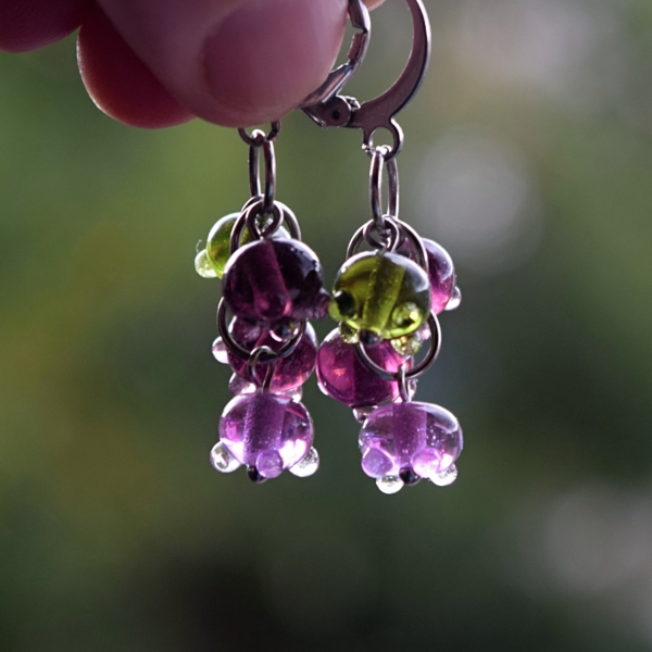 Náušnice s ručně vinutými perlemi - skleněné vinté perle a chirurgická ocel - lampwork beads earrings