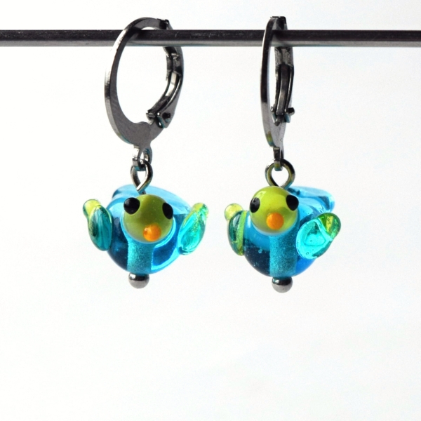 Ptáčci - náušnice s ručně vinutými perlemi - skleněný korálek a chirurgická ocel - vinutky - lampwork earrings