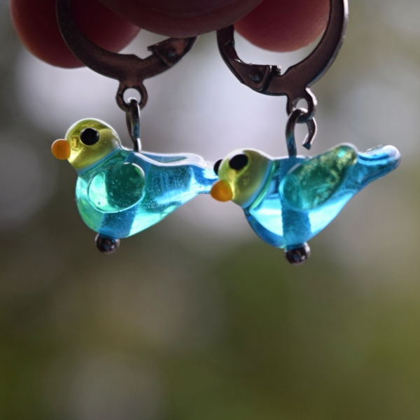 Ptáčci - náušnice s ručně vinutými perlemi - skleněný korálek a chirurgická ocel - vinutky - lampwork earrings