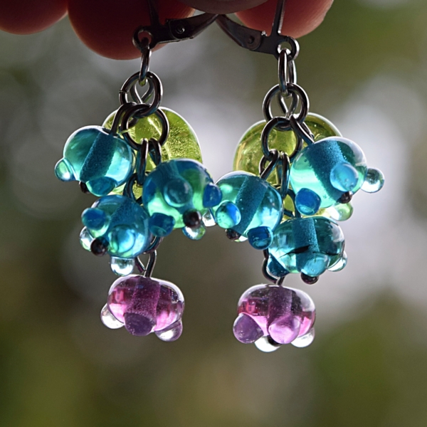 Alari - náušnice s ručně vinutými perlemi - vinutky sklo a chirurgická ocel - lampwork earings