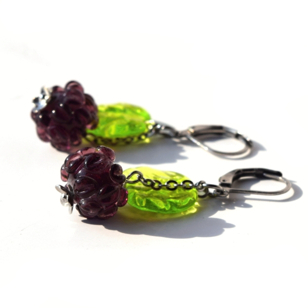 Ostružiny II - náušnice s ručně vinutými perlemi - sklo a chirurgická ocel - vinutky korálky - lampwork earrings berries