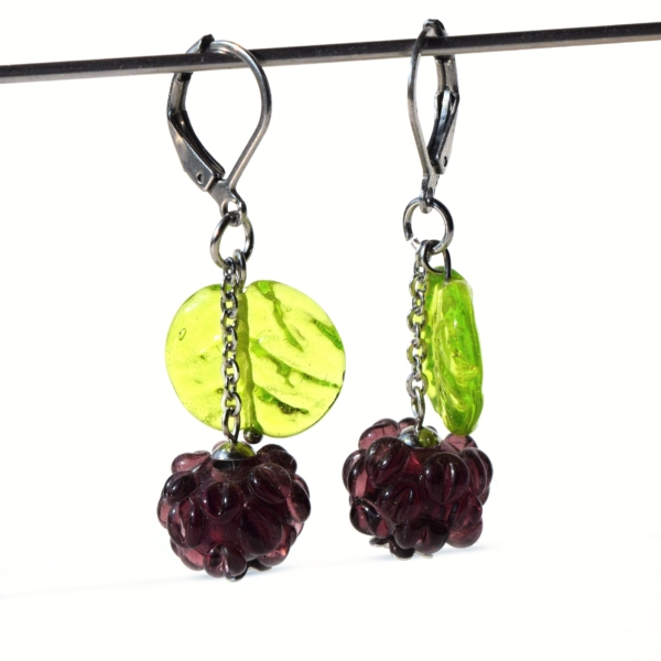 Ostružiny II - náušnice s ručně vinutými perlemi - sklo a chirurgická ocel - vinutky korálky - lampwork earrings berries