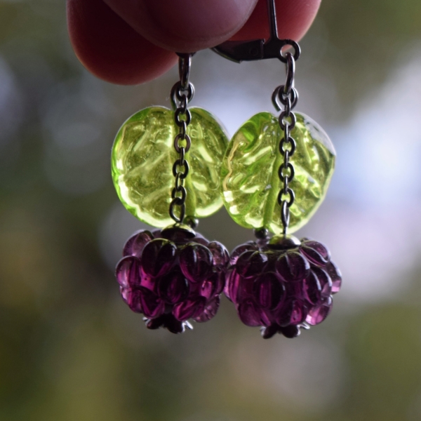 Ostružiny II - náušnice s ručně vinutými perlemi - sklo a chirurgická ocel - vinutky korálky - lampwork earrings berries