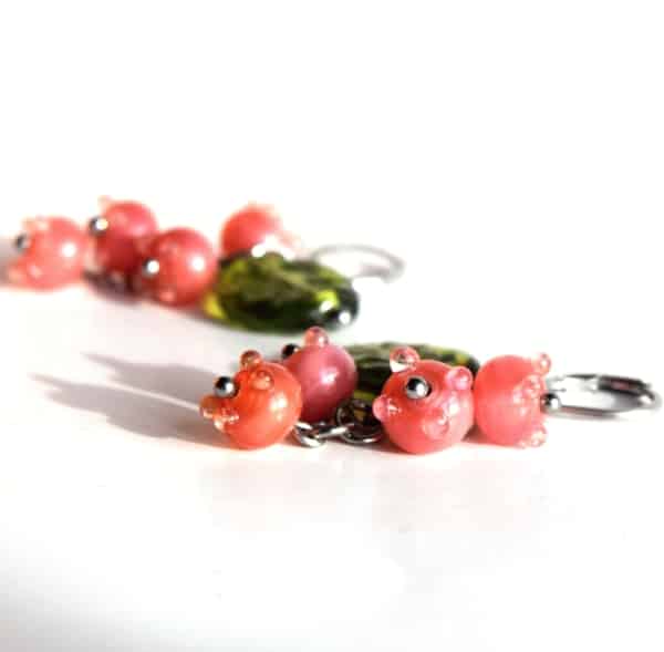 Perleťové růžové náušnice s ručně vinutými perlemi - sklo a chirurgická ocel - lampwork beds earrings