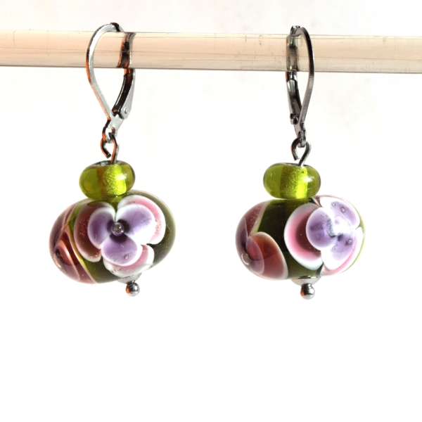 Náušnice s vinutkami Vltavíny - ručně vinuté perle - sklo a chirurgická ocel -lampwork earrings